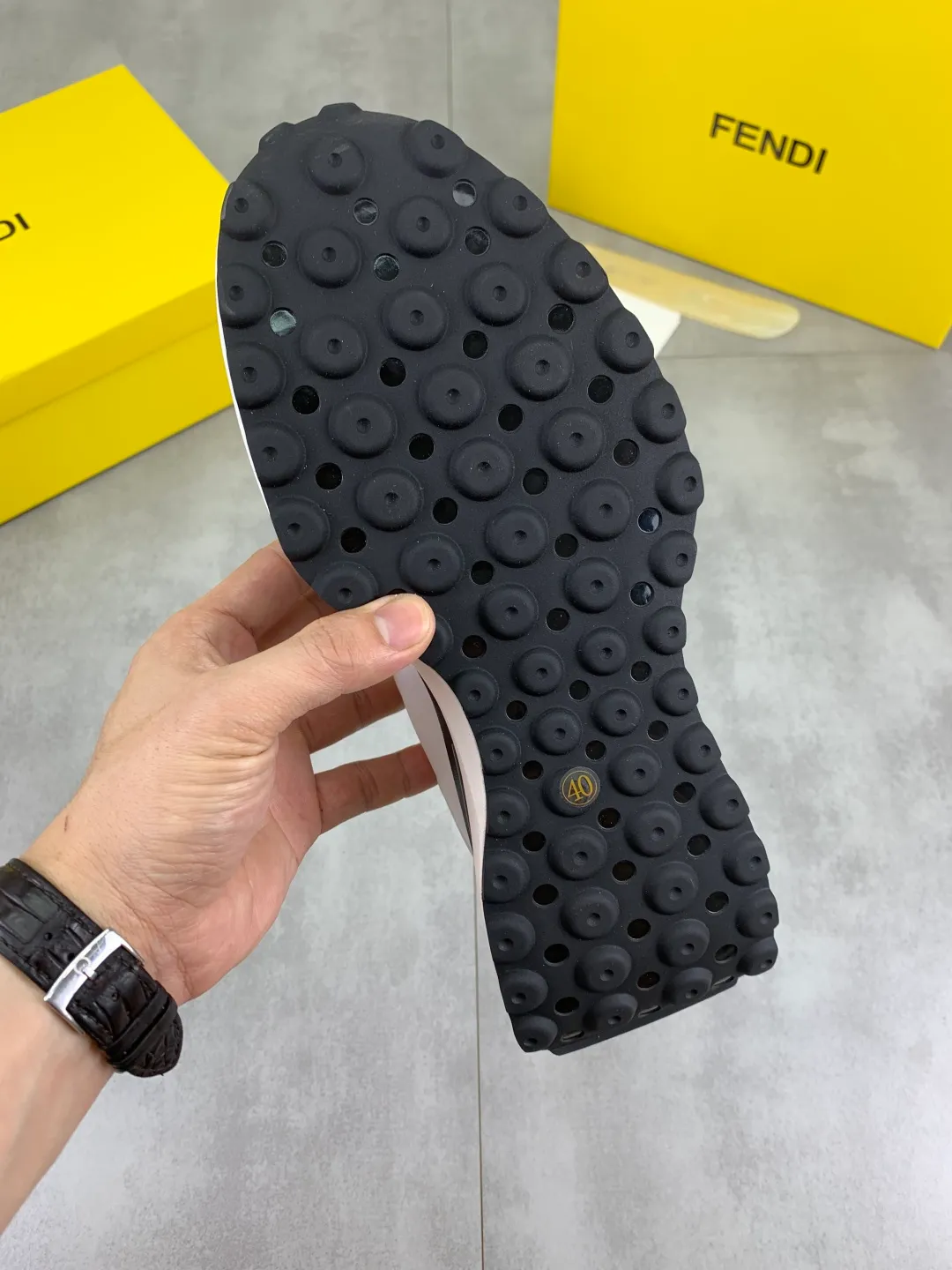 ​Men's shoes 💰P440 💰【New】Little monster 🆘 New FENDI 🕶️🕶️Simple routing effect, showing an elegant and cool driving shoe 🎬Using imported calfskin + first-layer pigskin lining🐂Excellent material🎬Detailed workmanship 🤗Comfortable foot feel➰➰. ​Pair it with any outfit to show your taste and temperament, low-key luxury ♻️Design ​simple and elegant ​noble and fashionable 🍃​Very loved and favored by trendy men 💓❤️size: 38-44 (45 customized) 3️⃣colors available